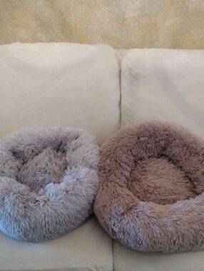 Calming Plush Pet Bed Duo Gray and Taupe Lk.New